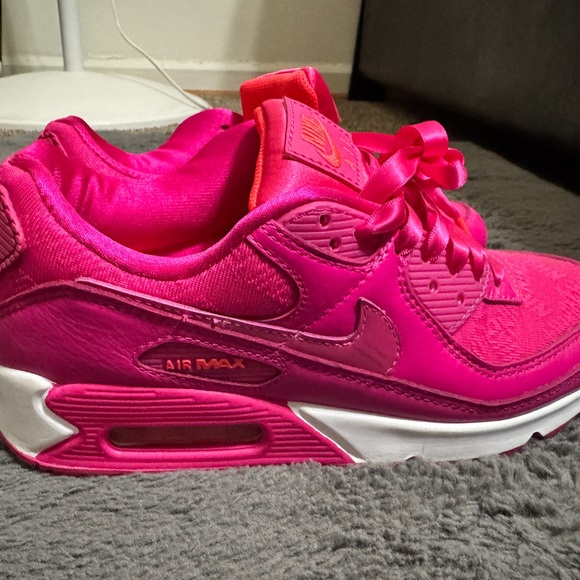 Nike Women's Pink Sneakers - Picture 3 of 4